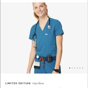 Alps blue catarina top